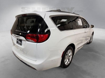 2017 Chrysler Pacifica Touring L Plus