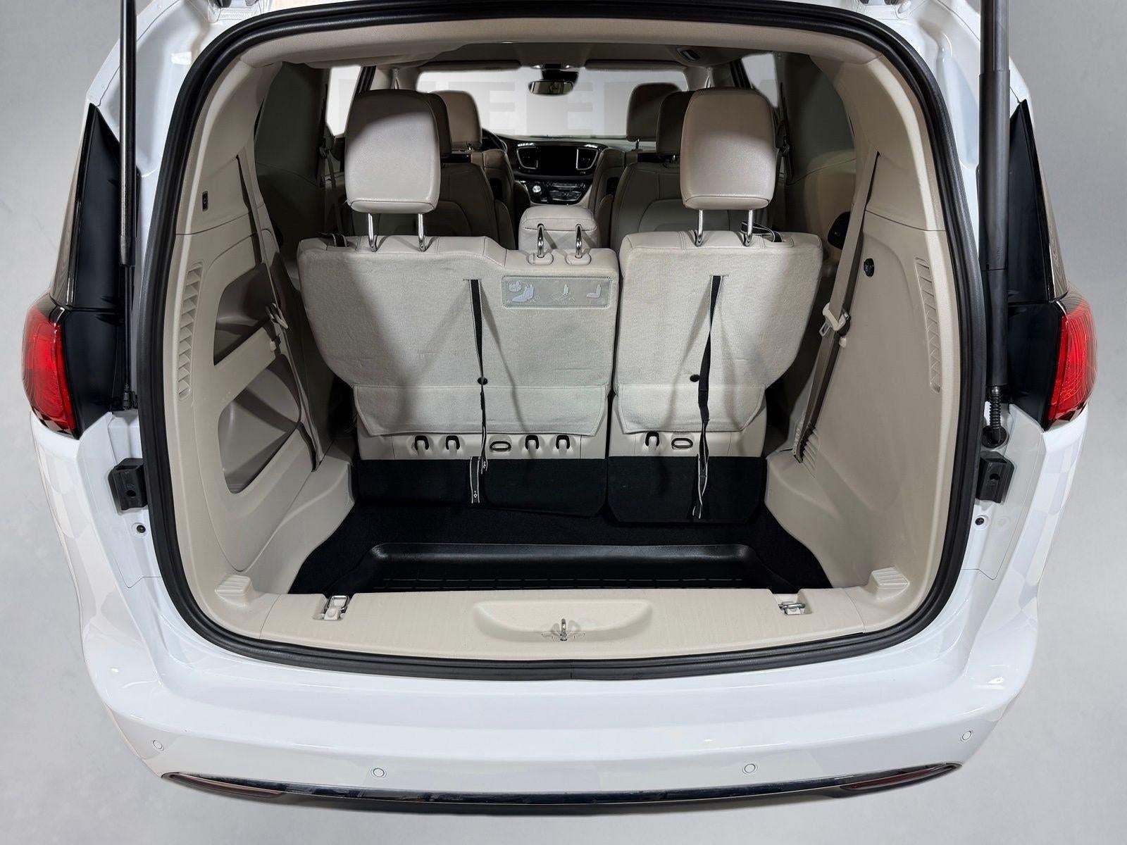 2017 Chrysler Pacifica Touring L Plus