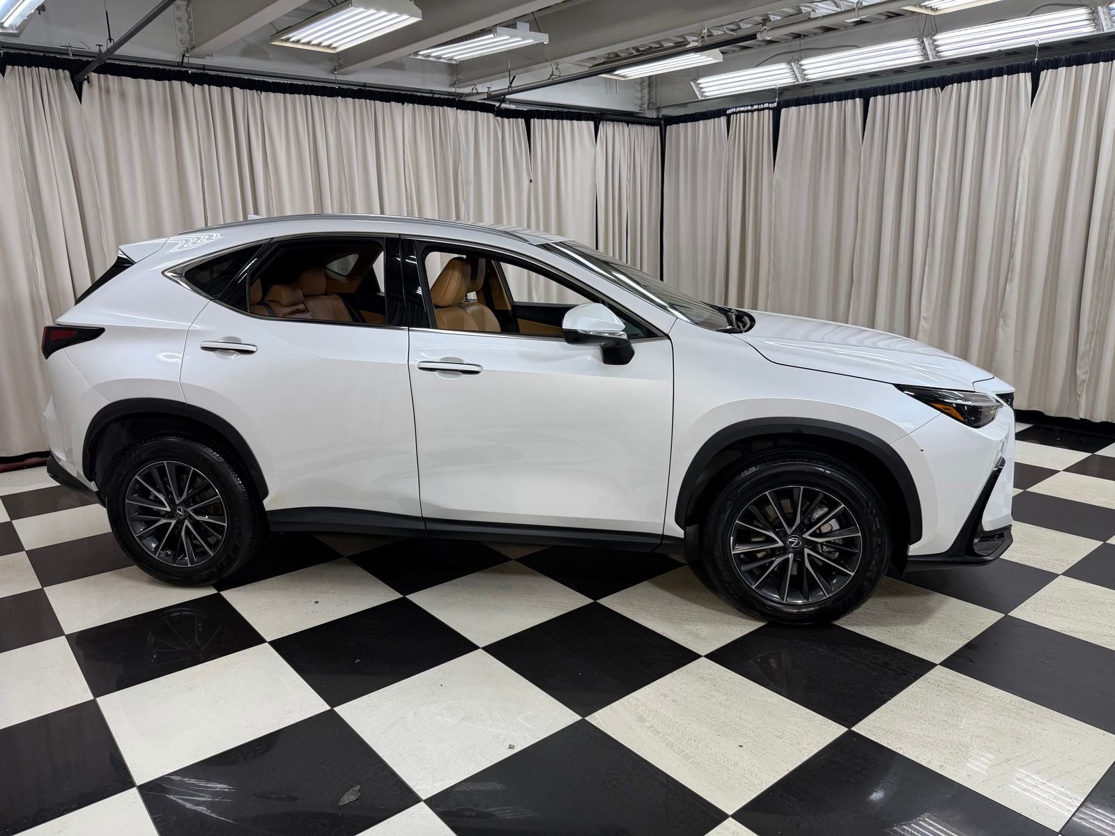 2022 Lexus NX 350h Base