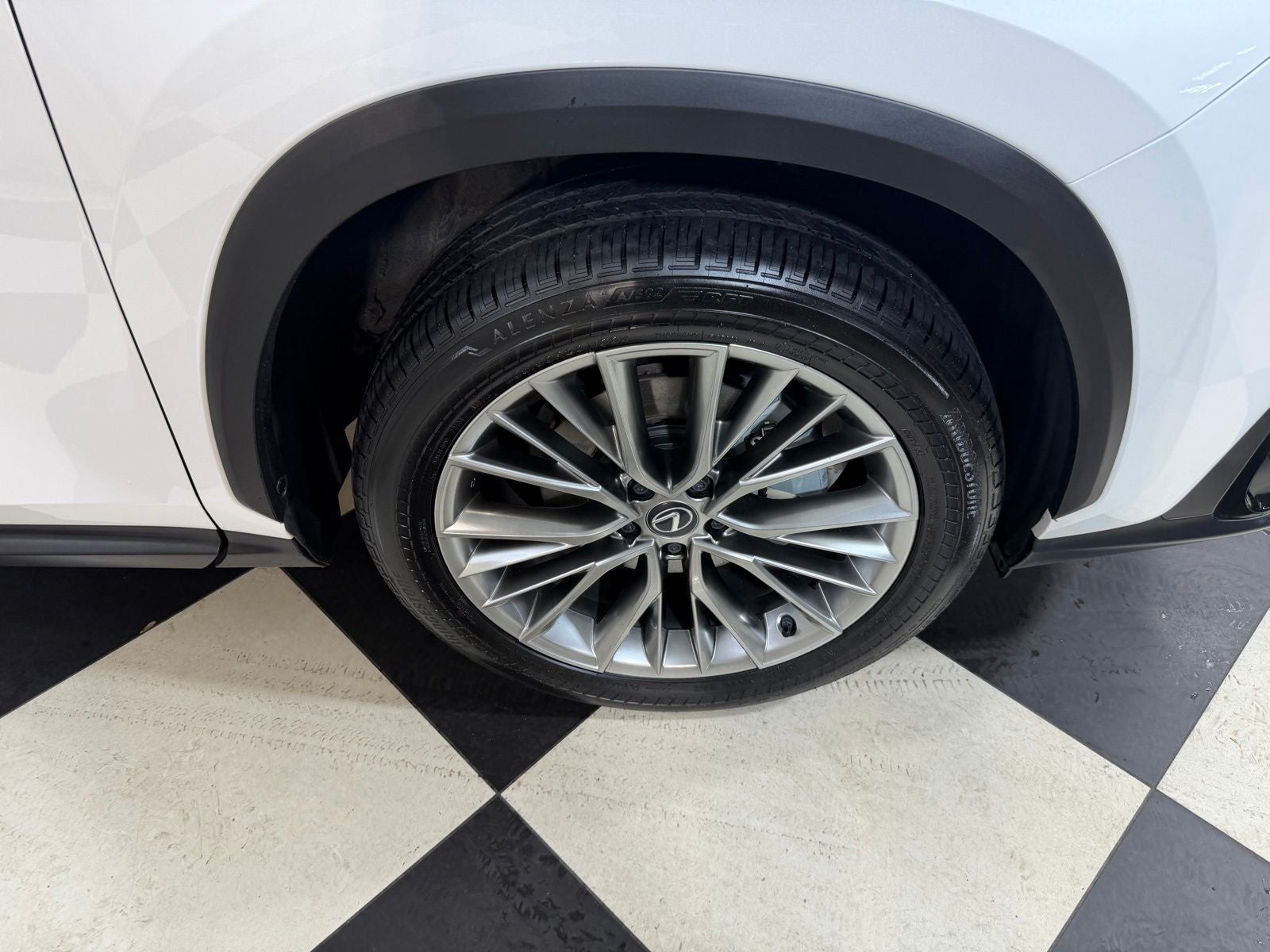 2025 Lexus NX 350h Premium