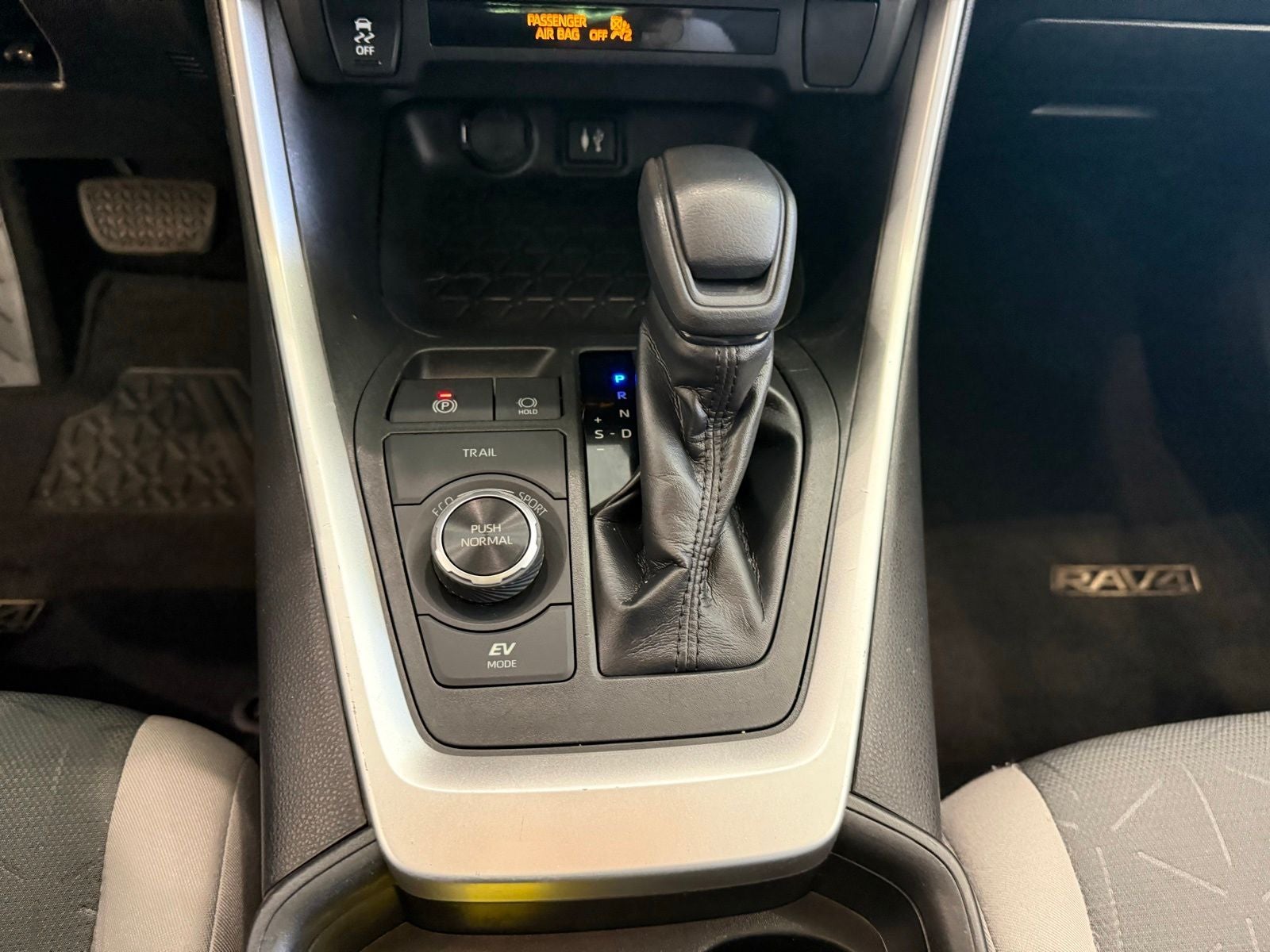 2019 Toyota RAV4 Hybrid XLE
