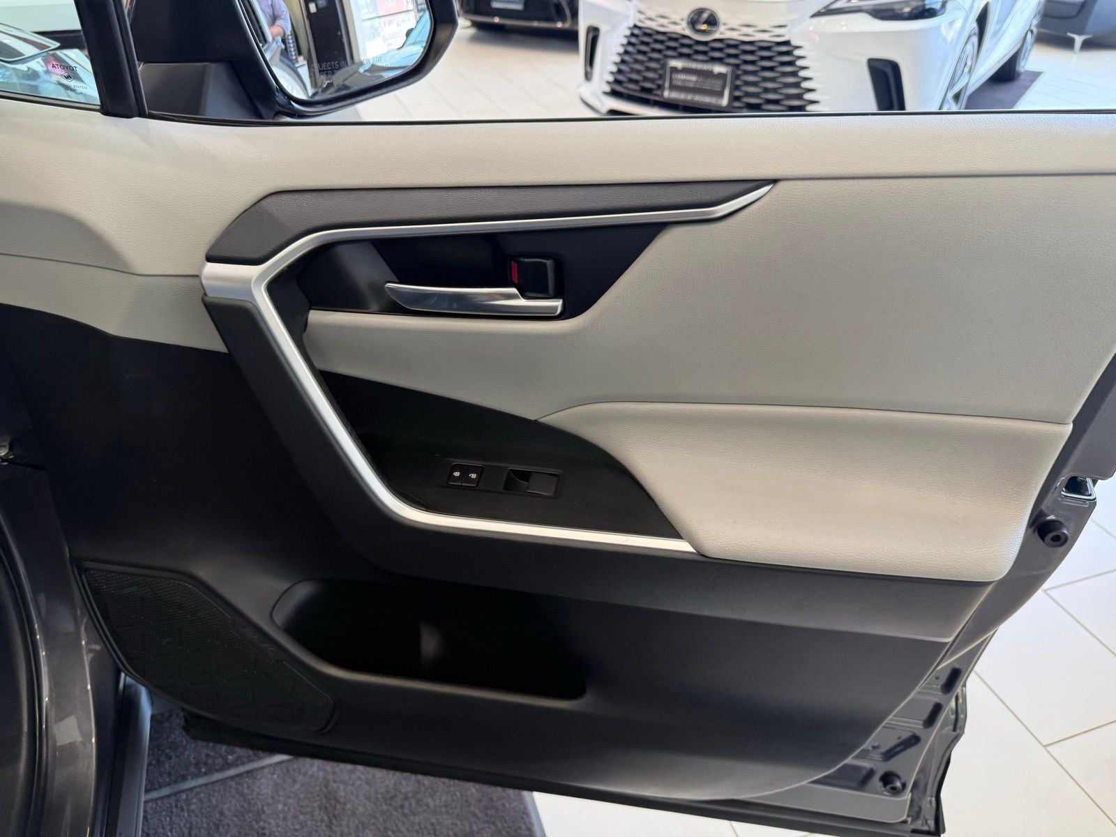 2019 Toyota RAV4 Hybrid XLE