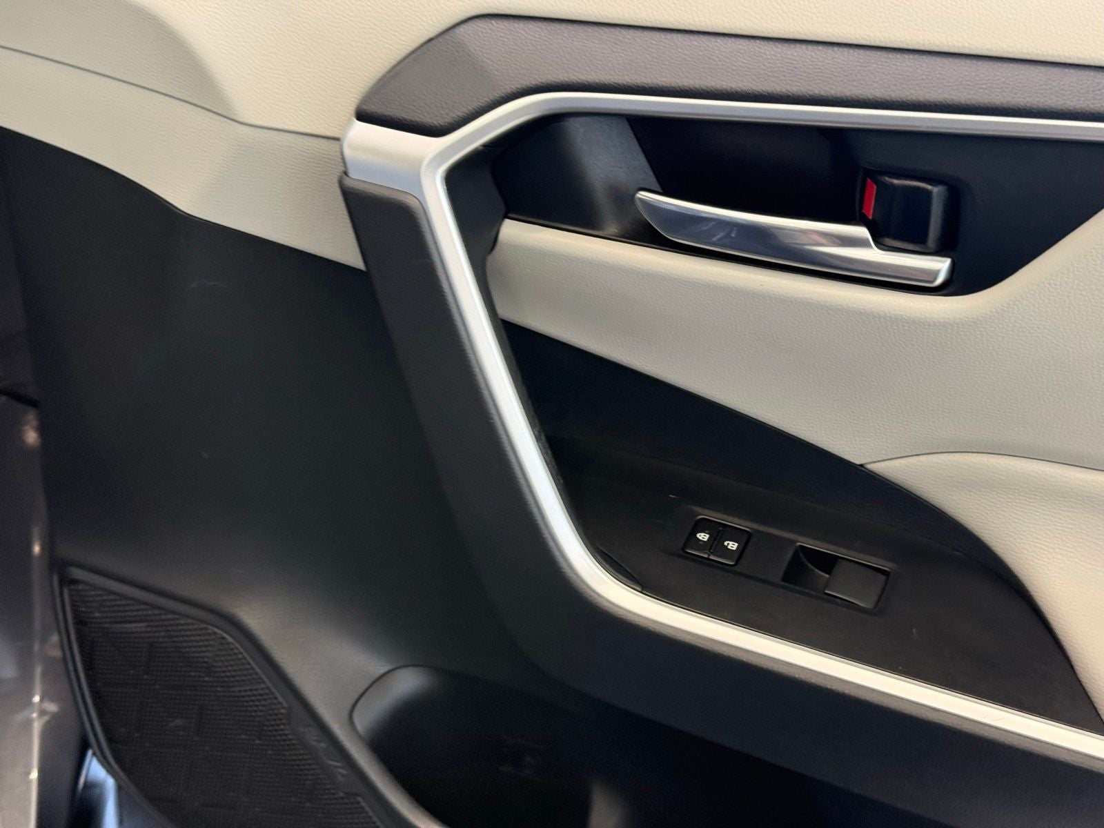 2019 Toyota RAV4 Hybrid XLE