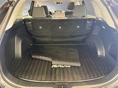 2019 Toyota RAV4 Hybrid XLE