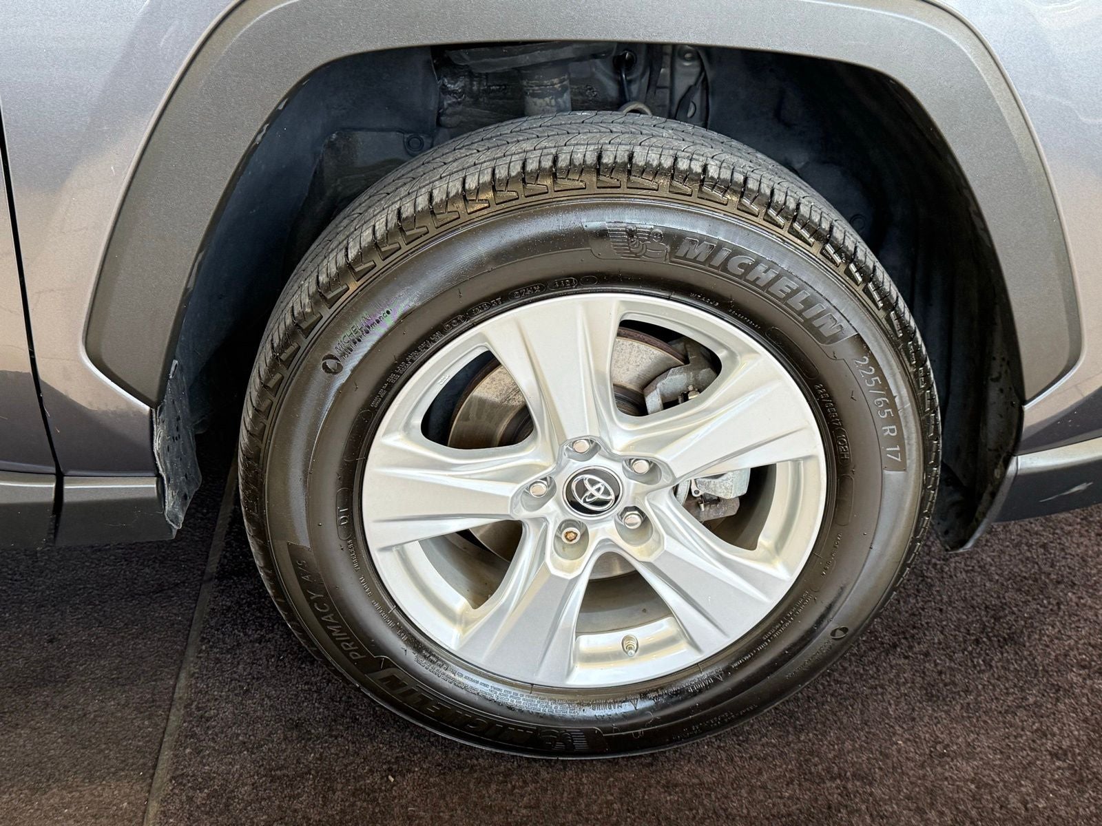 2019 Toyota RAV4 Hybrid XLE
