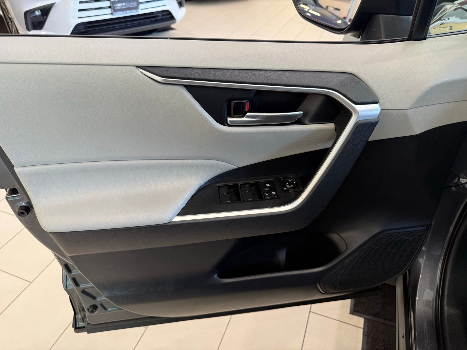 2019 Toyota RAV4 Hybrid XLE
