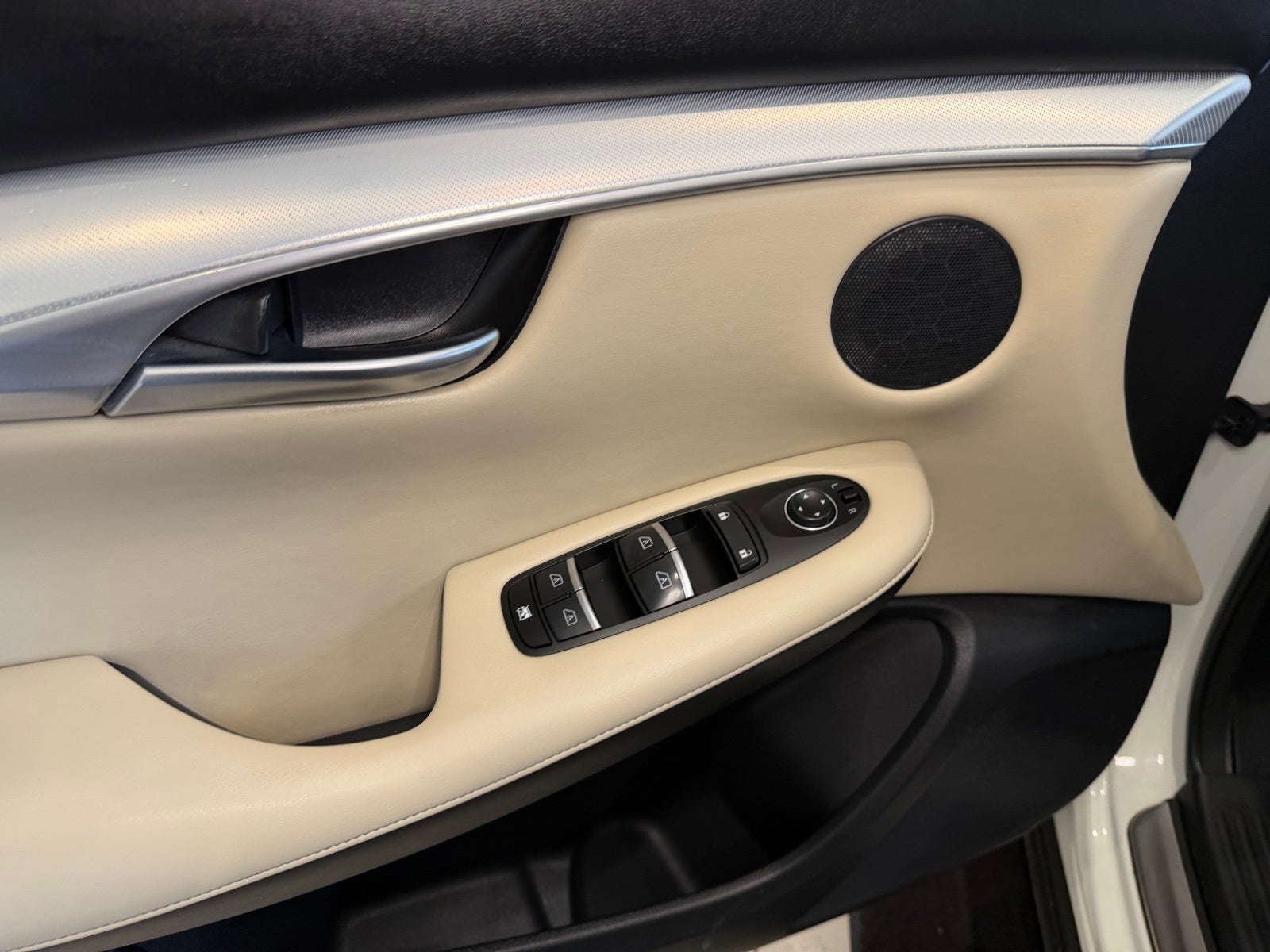 2019 INFINITI QX50 LUXE