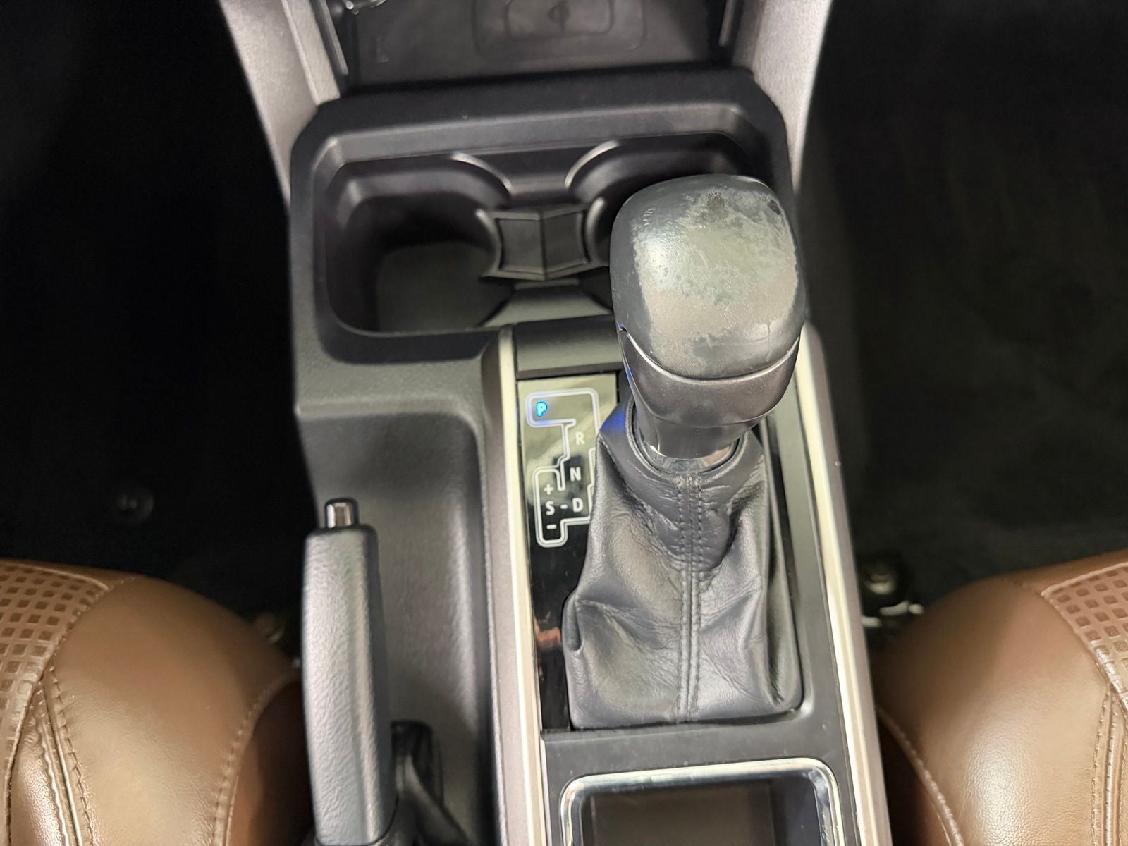 2017 Toyota Tacoma Limited V6