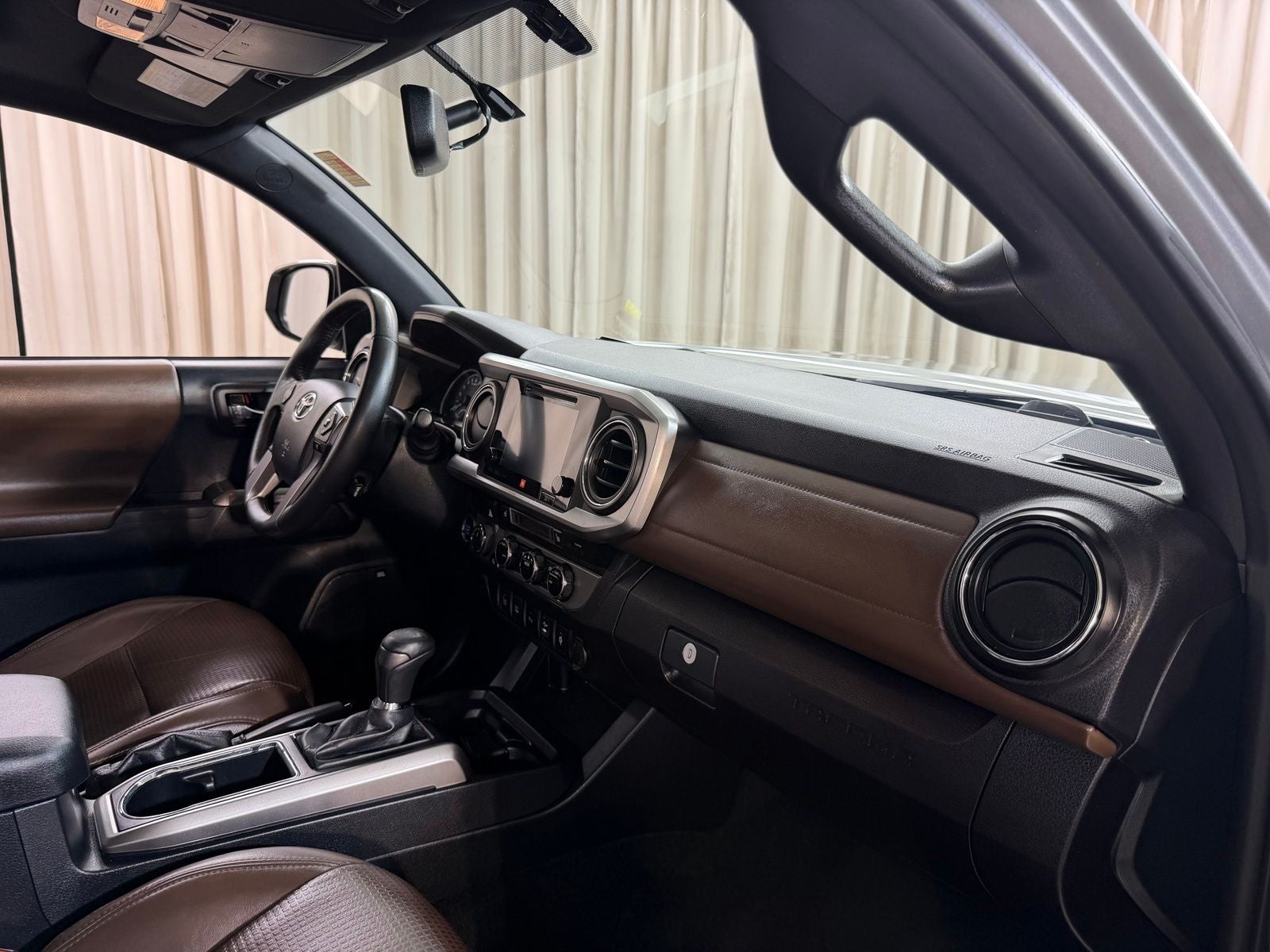 2017 Toyota Tacoma Limited V6