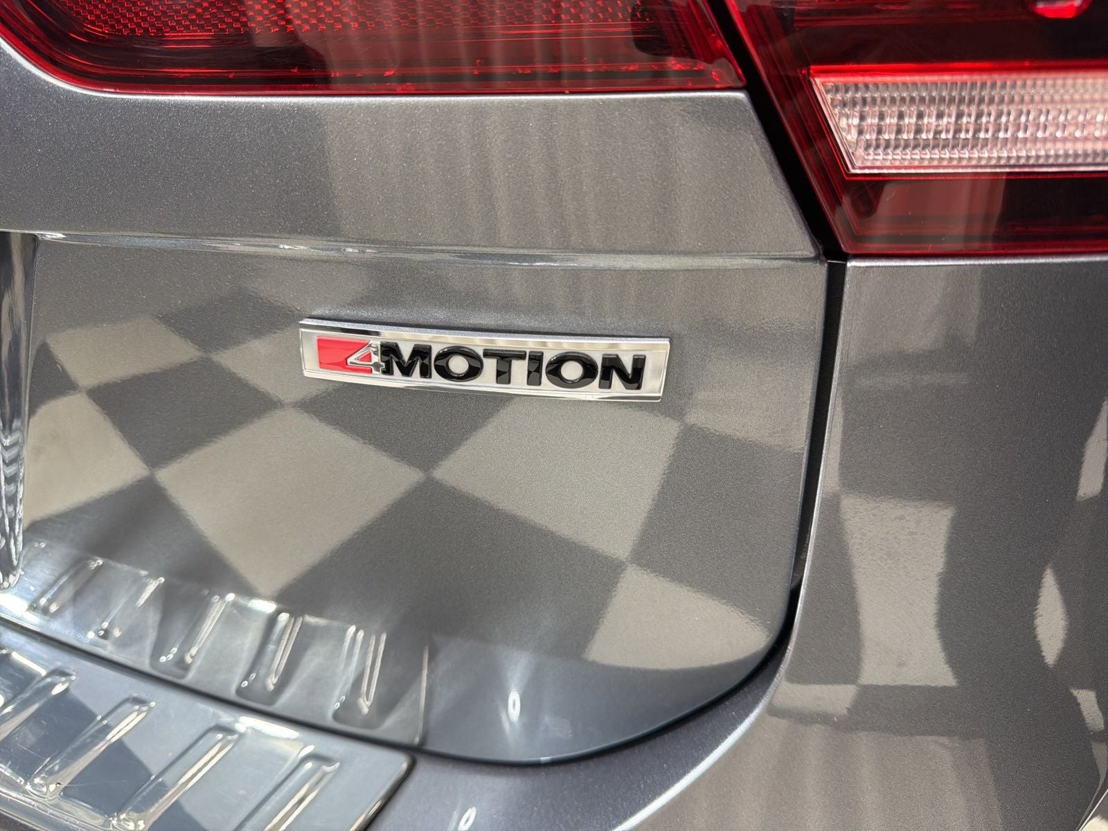 2019 Volkswagen Tiguan 2.0T SEL Premium 4Motion