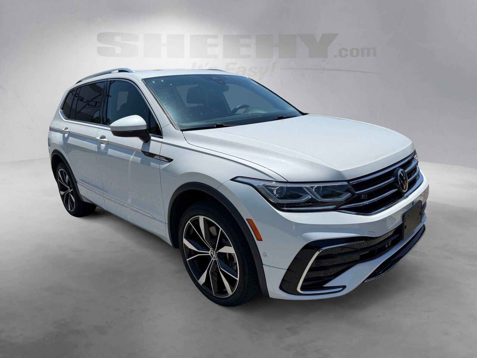 2022 Volkswagen Tiguan 2.0T SEL R-Line
