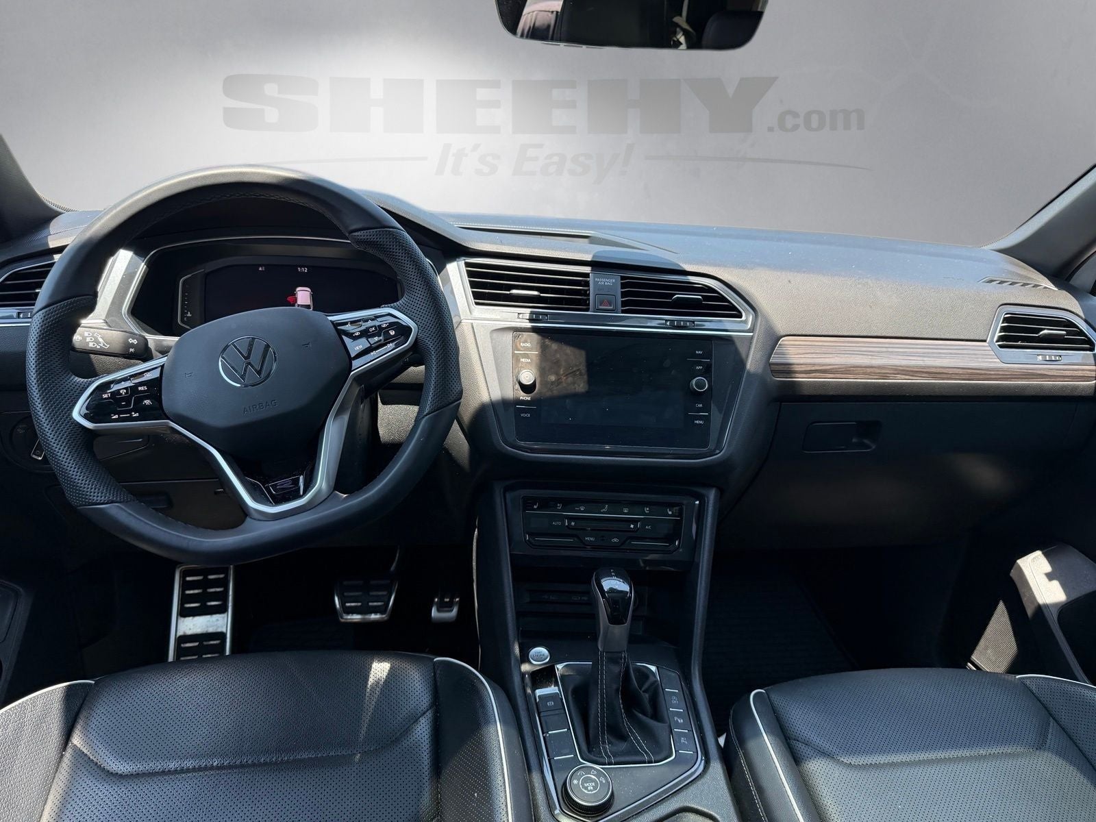 2022 Volkswagen Tiguan 2.0T SEL R-Line