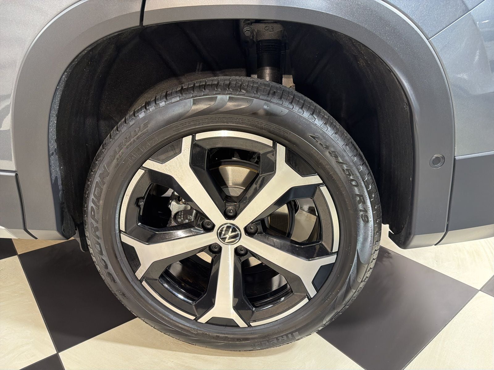 2025 Volkswagen Tiguan 2.0T SE