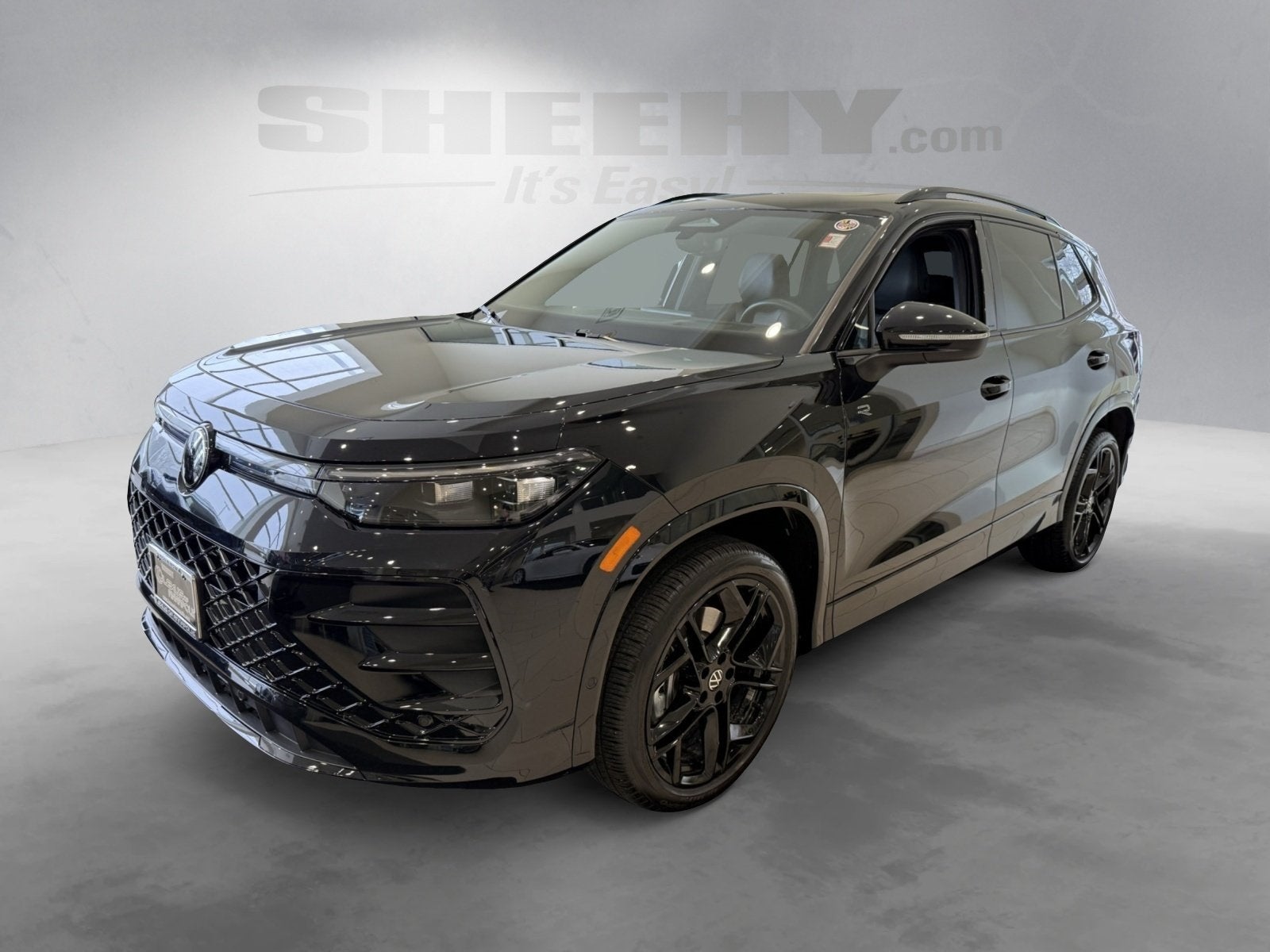 2025 Volkswagen Tiguan 2.0T SE R-Line Black