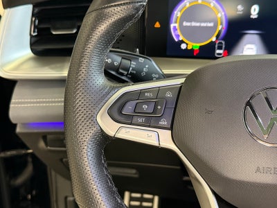 2025 Volkswagen Tiguan 2.0T SE R-Line Black