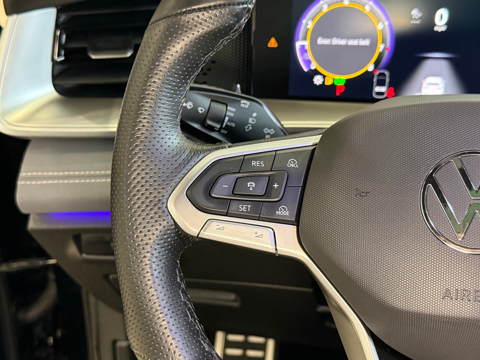 2025 Volkswagen Tiguan 2.0T SE R-Line Black