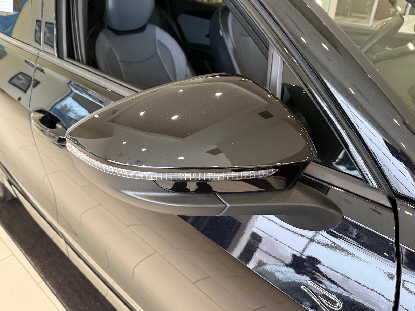 2025 Volkswagen Tiguan 2.0T SE R-Line Black