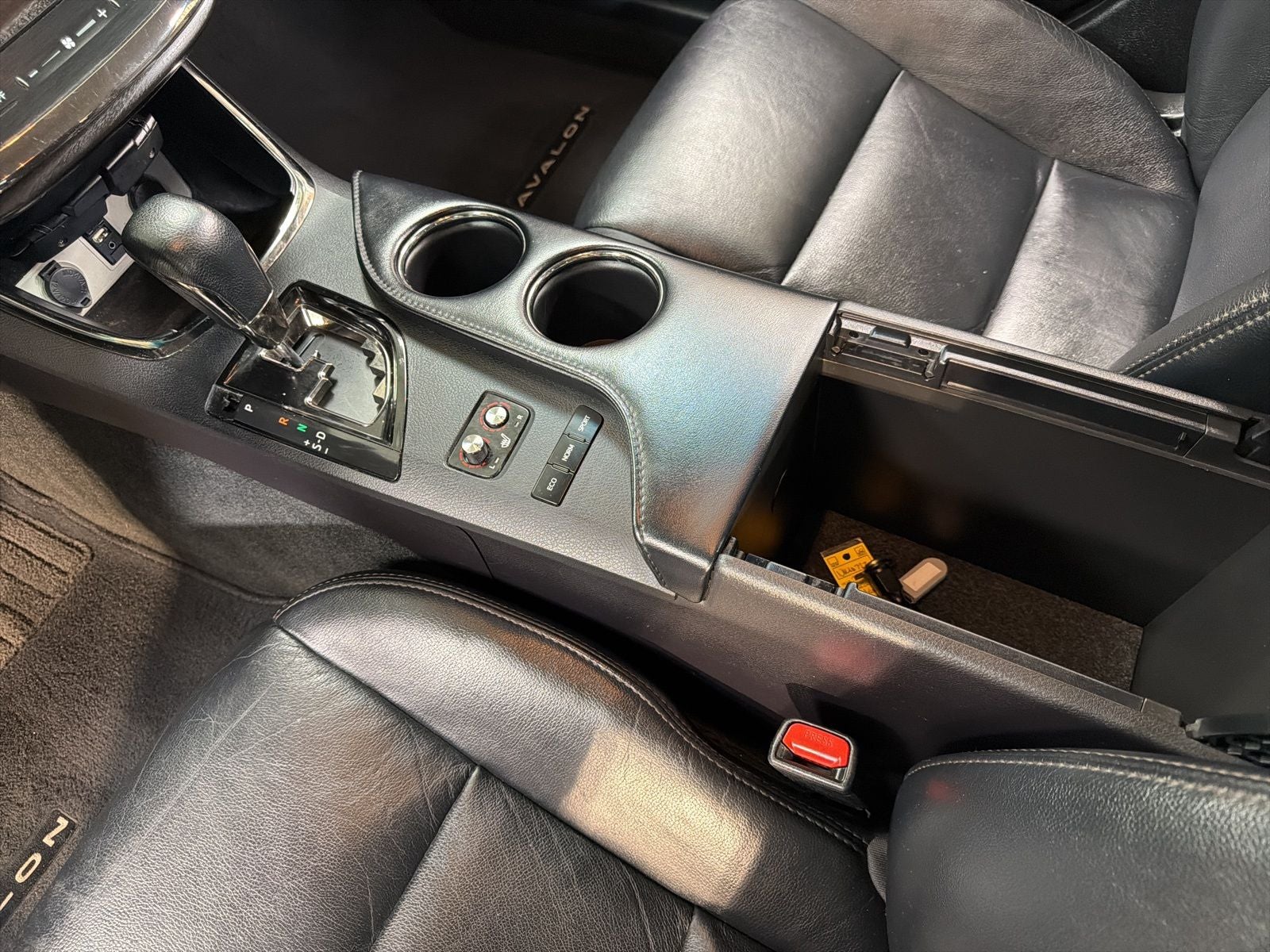 2016 Toyota Avalon XLE