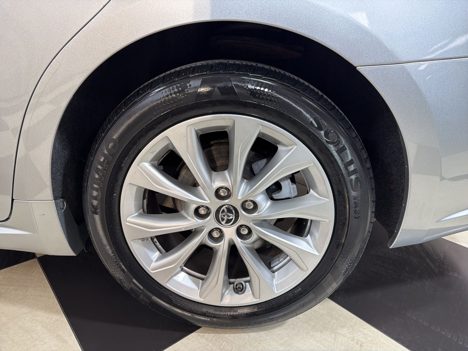 2016 Toyota Avalon XLE