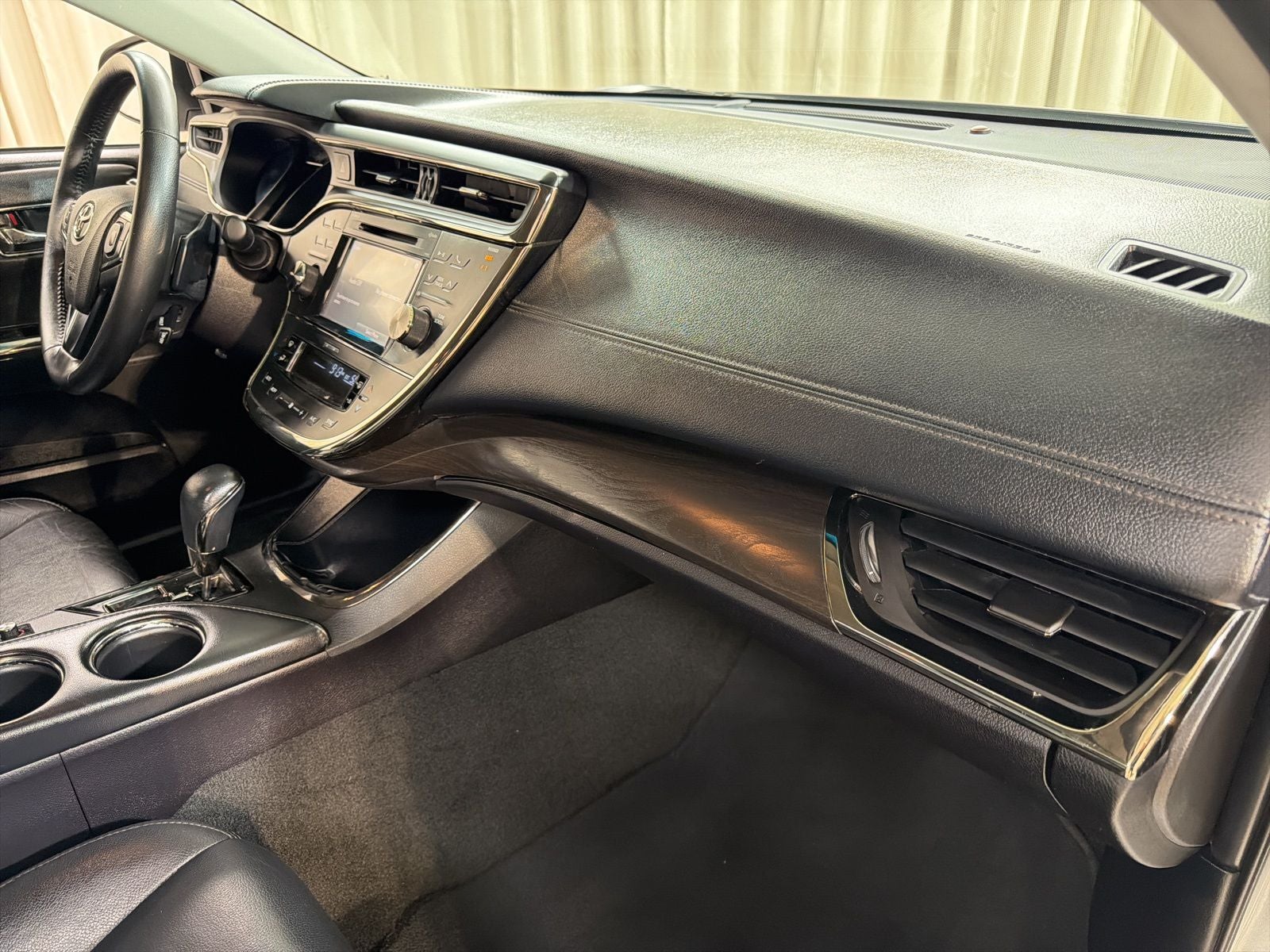 2016 Toyota Avalon XLE