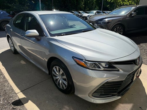 2022 Toyota Camry Hybrid LE