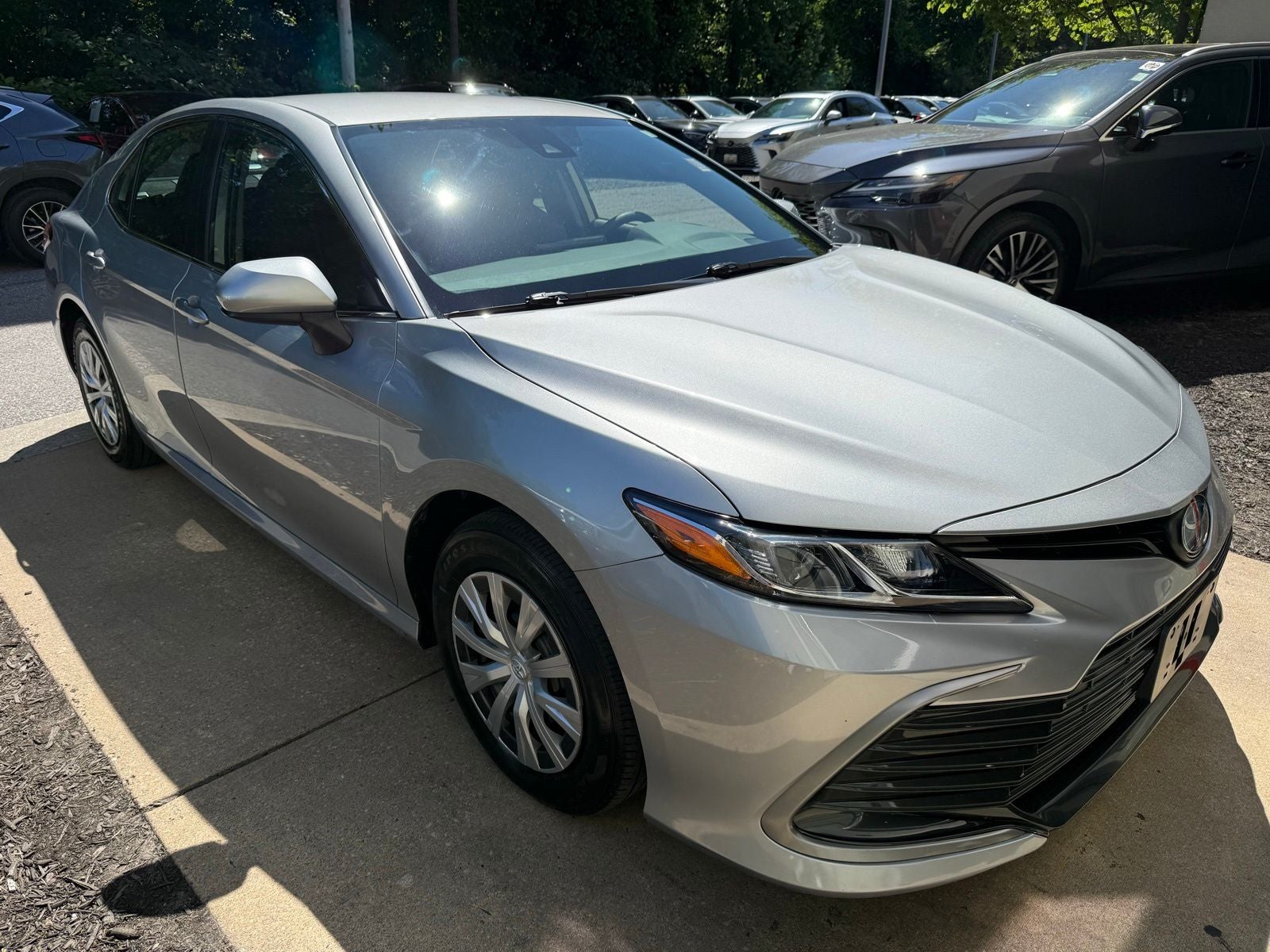 2022 Toyota Camry Hybrid LE