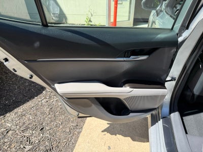 2022 Toyota Camry Hybrid LE