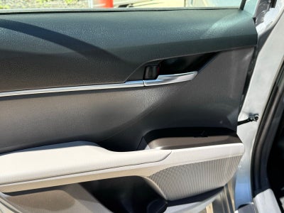 2022 Toyota Camry Hybrid LE