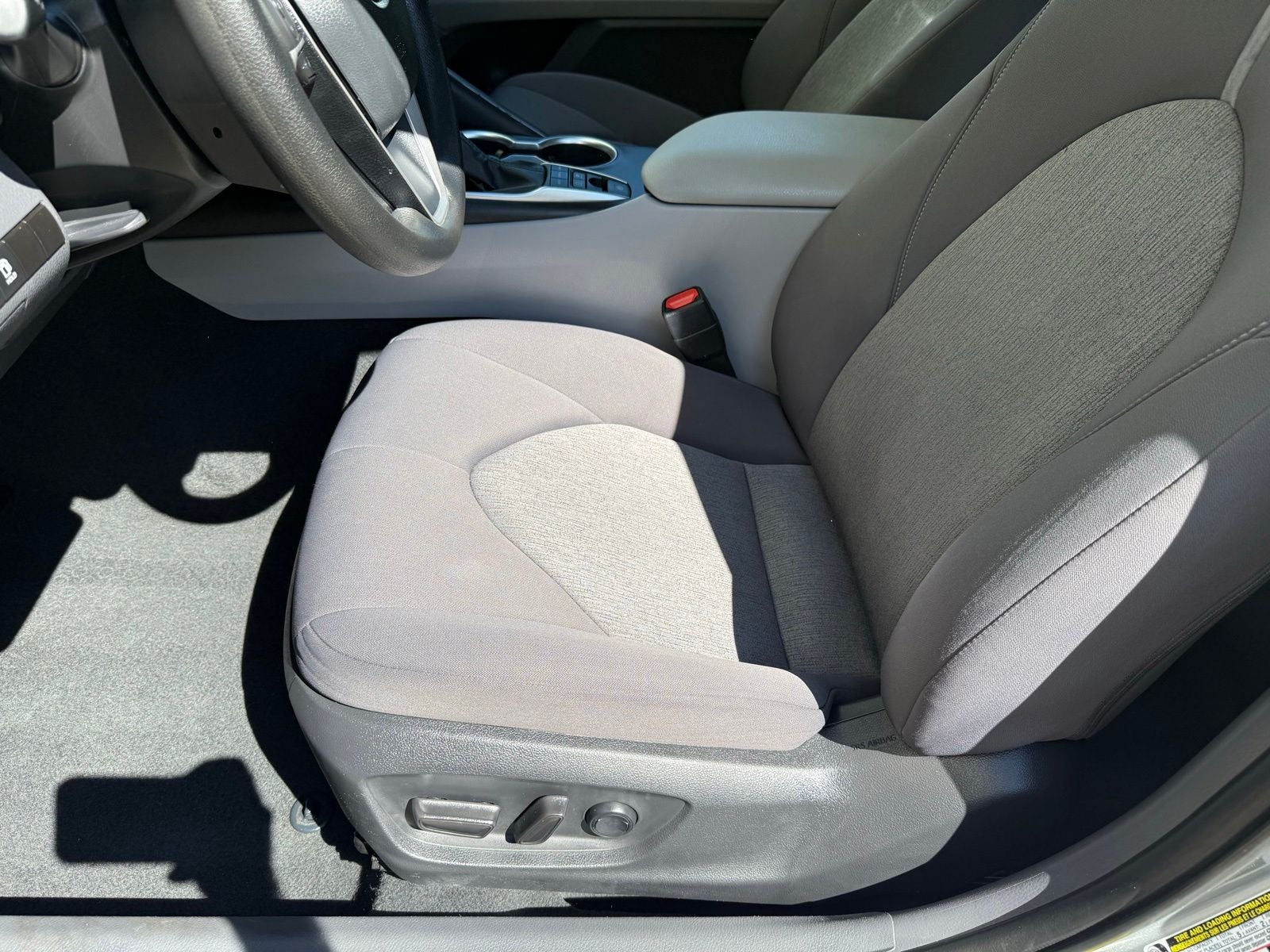 2022 Toyota Camry Hybrid LE