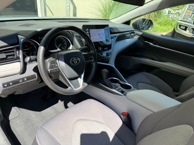 2022 Toyota Camry Hybrid LE