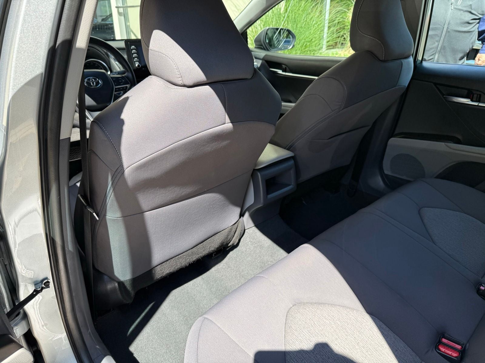 2022 Toyota Camry Hybrid LE
