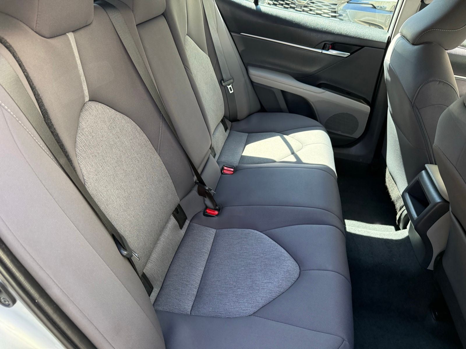 2022 Toyota Camry Hybrid LE