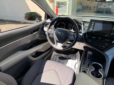 2022 Toyota Camry Hybrid LE
