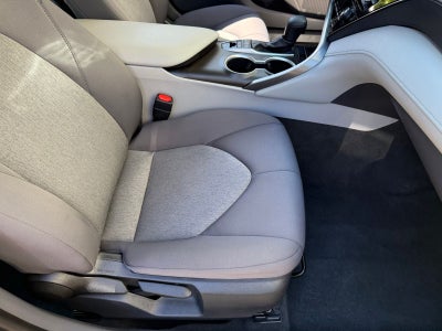2022 Toyota Camry Hybrid LE