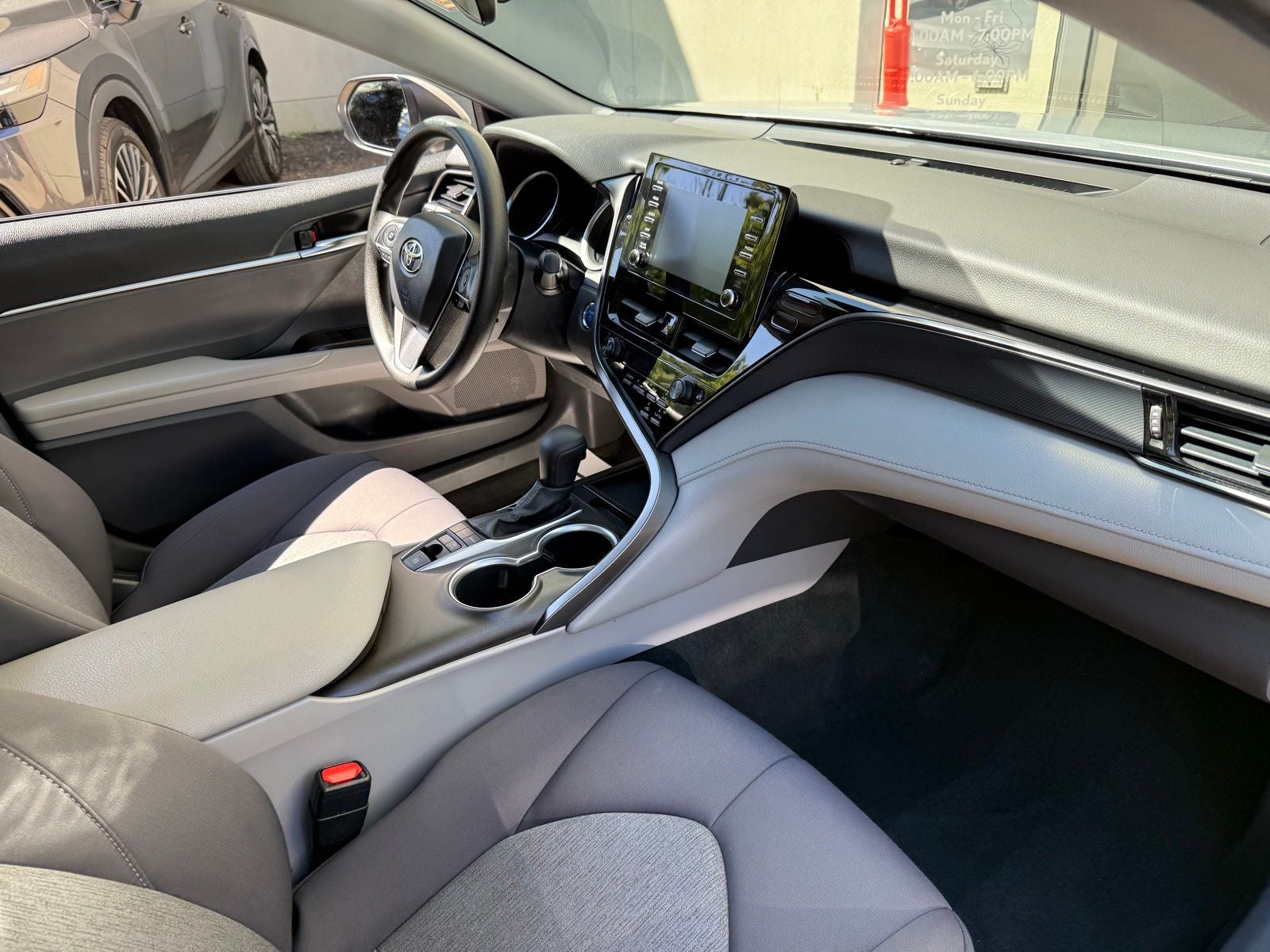 2022 Toyota Camry Hybrid LE