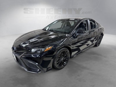 2022 Toyota Camry Hybrid SE Nightshade