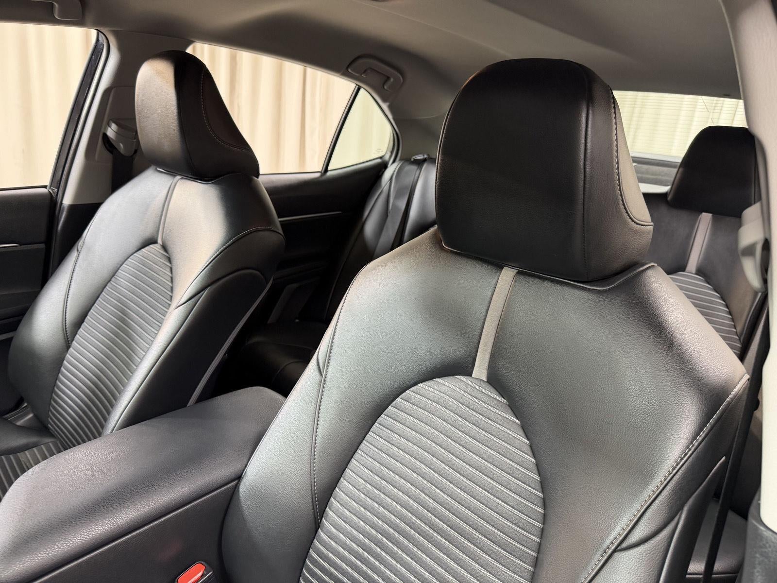 2022 Toyota Camry Hybrid SE Nightshade
