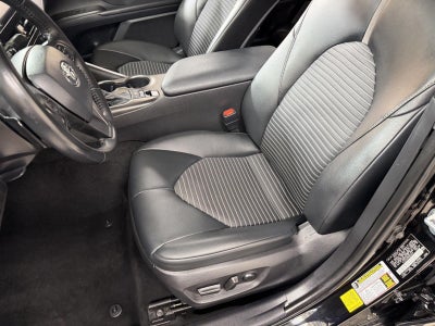 2022 Toyota Camry Hybrid SE Nightshade