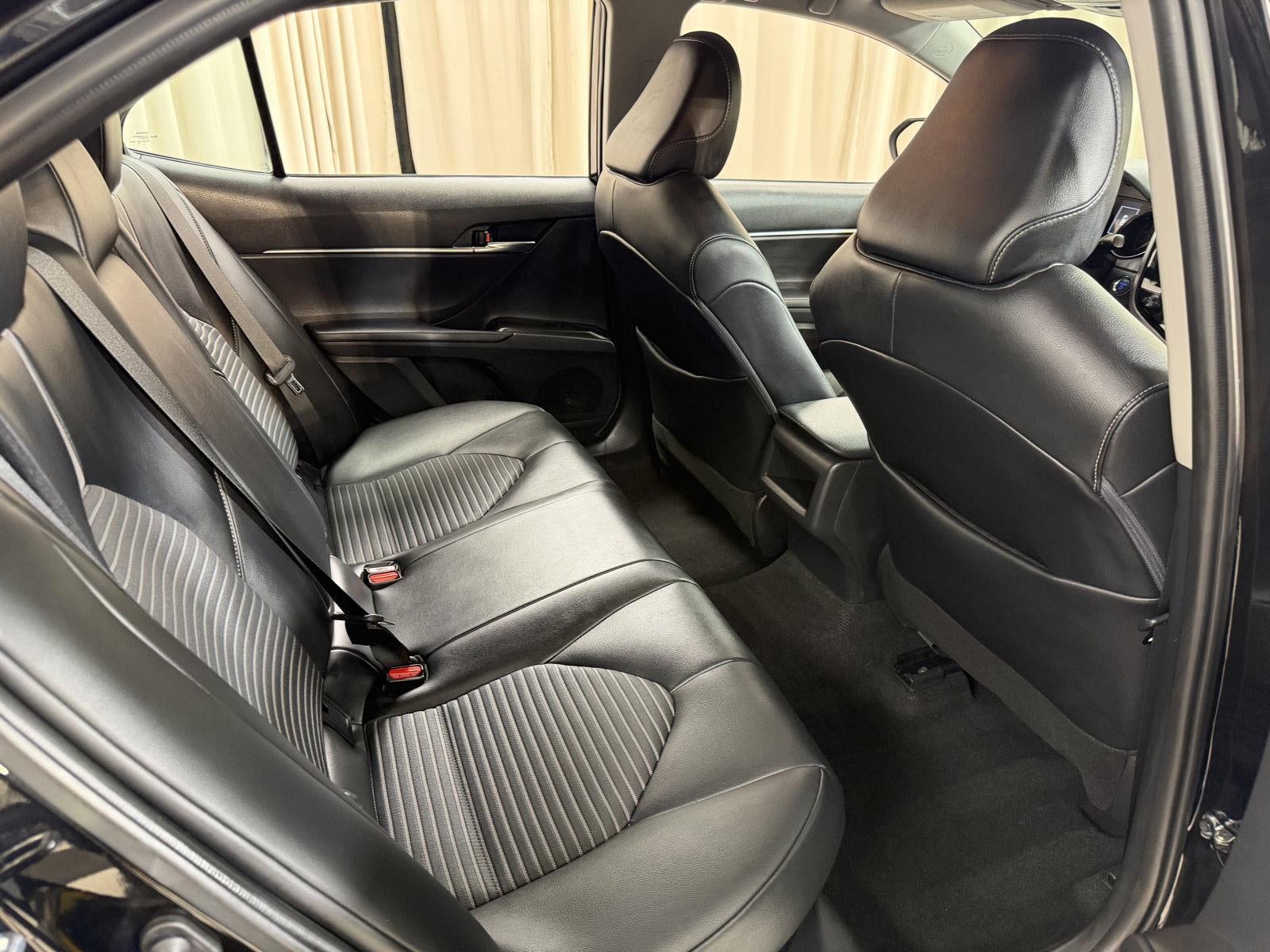 2022 Toyota Camry Hybrid SE Nightshade