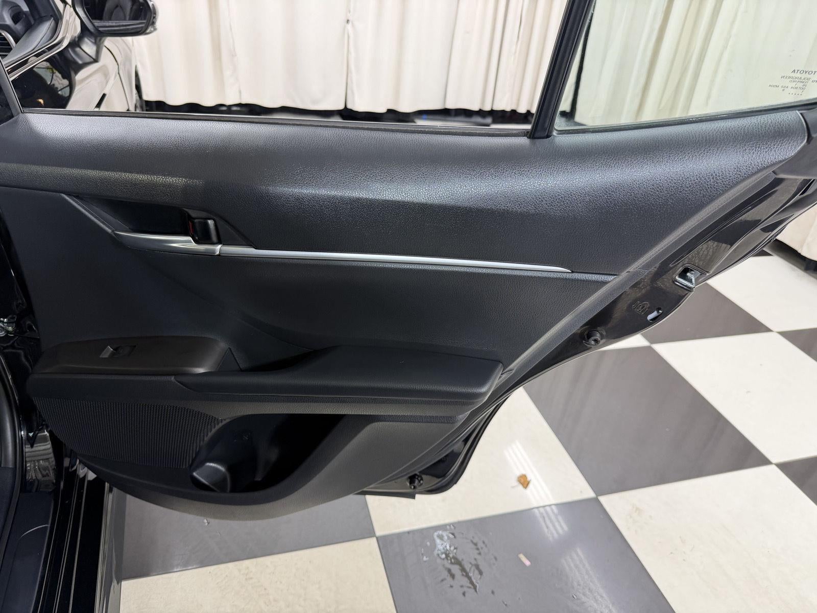 2022 Toyota Camry Hybrid SE Nightshade