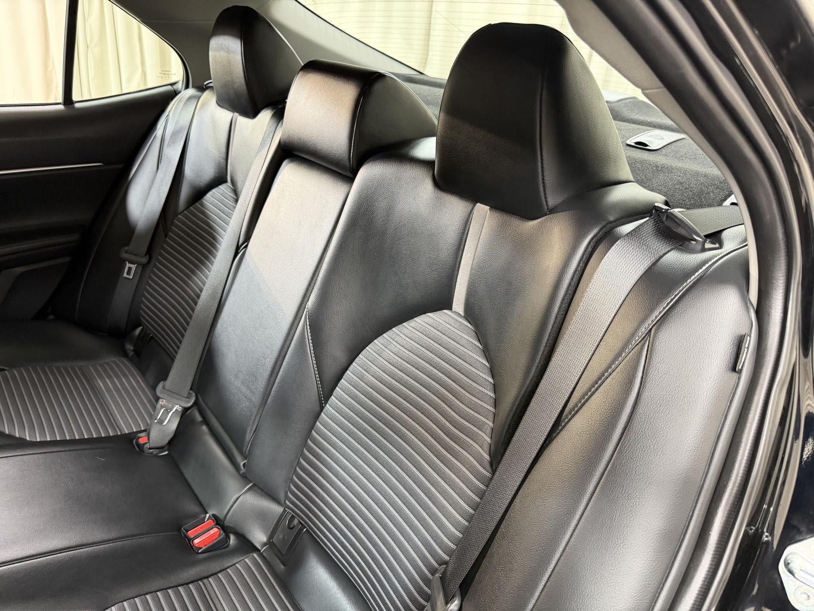 2022 Toyota Camry Hybrid SE Nightshade