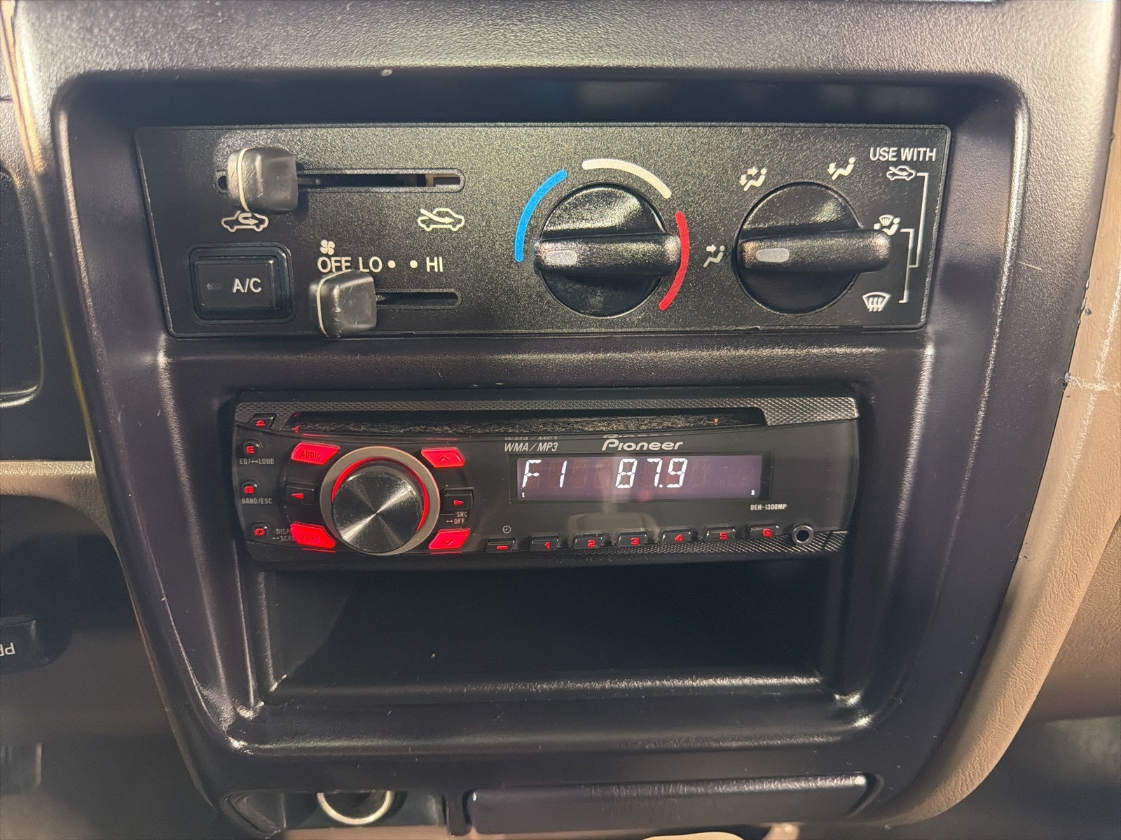 1999 Toyota Tacoma Base V6