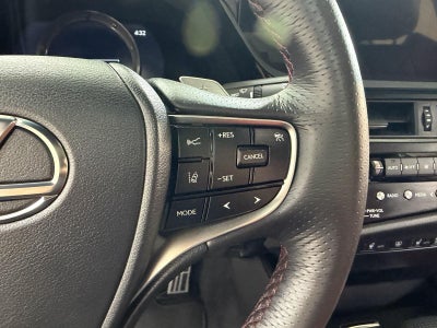 2024 Lexus ES ES 300h F SPORT Handling