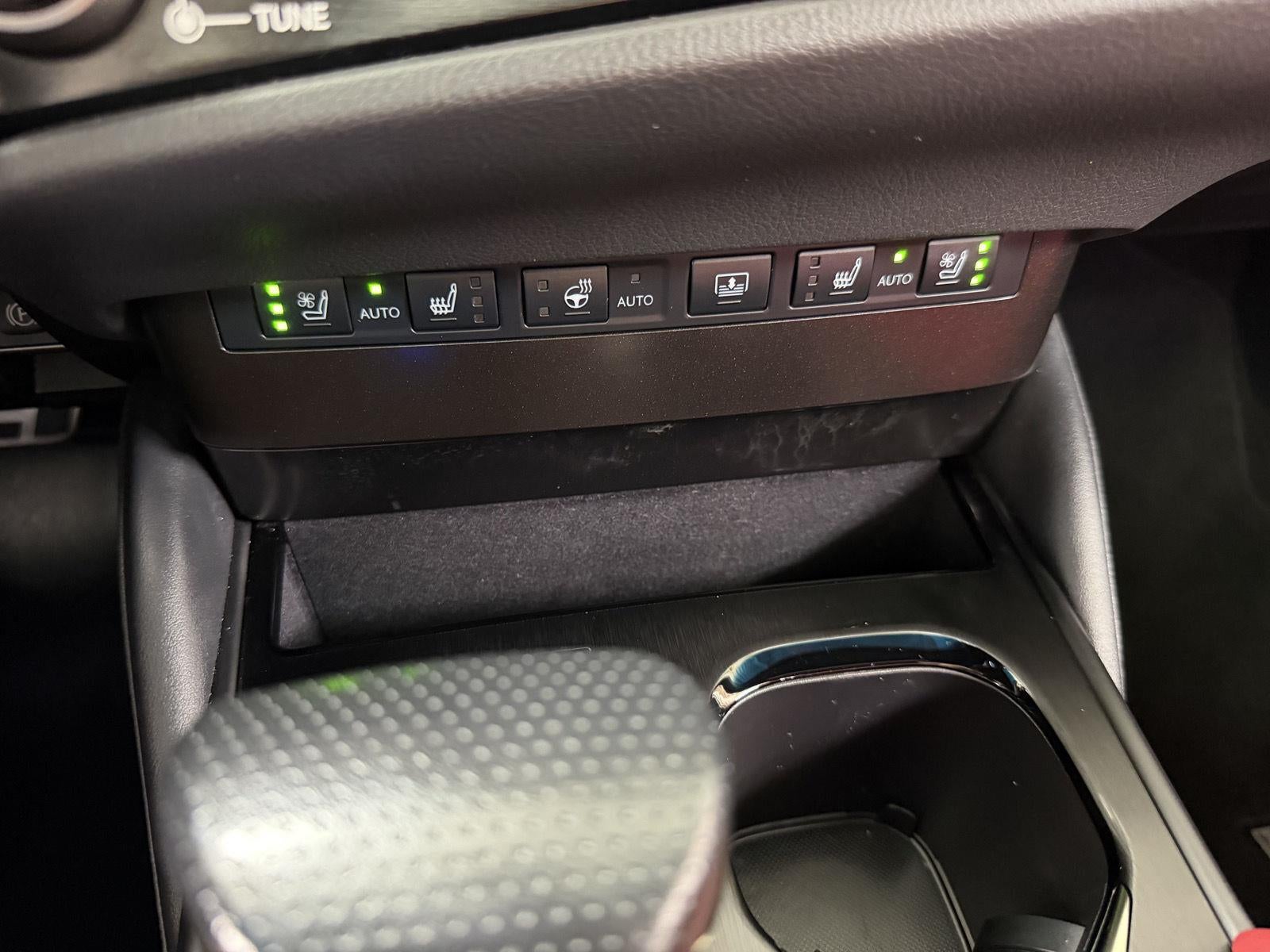2024 Lexus ES ES 300h F SPORT Handling