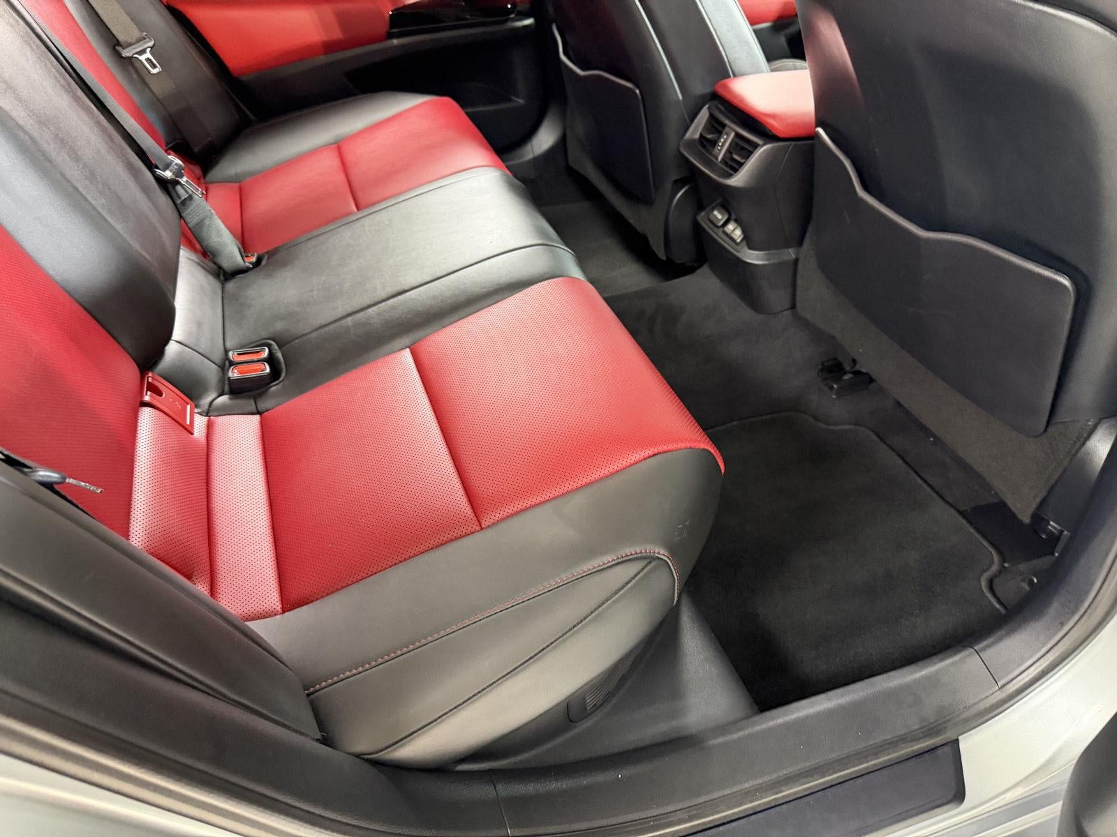 2024 Lexus ES ES 300h F SPORT Handling