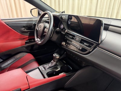 2024 Lexus ES ES 300h F SPORT Handling