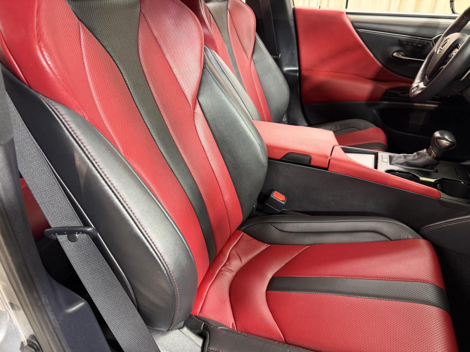 2024 Lexus ES ES 300h F SPORT Handling