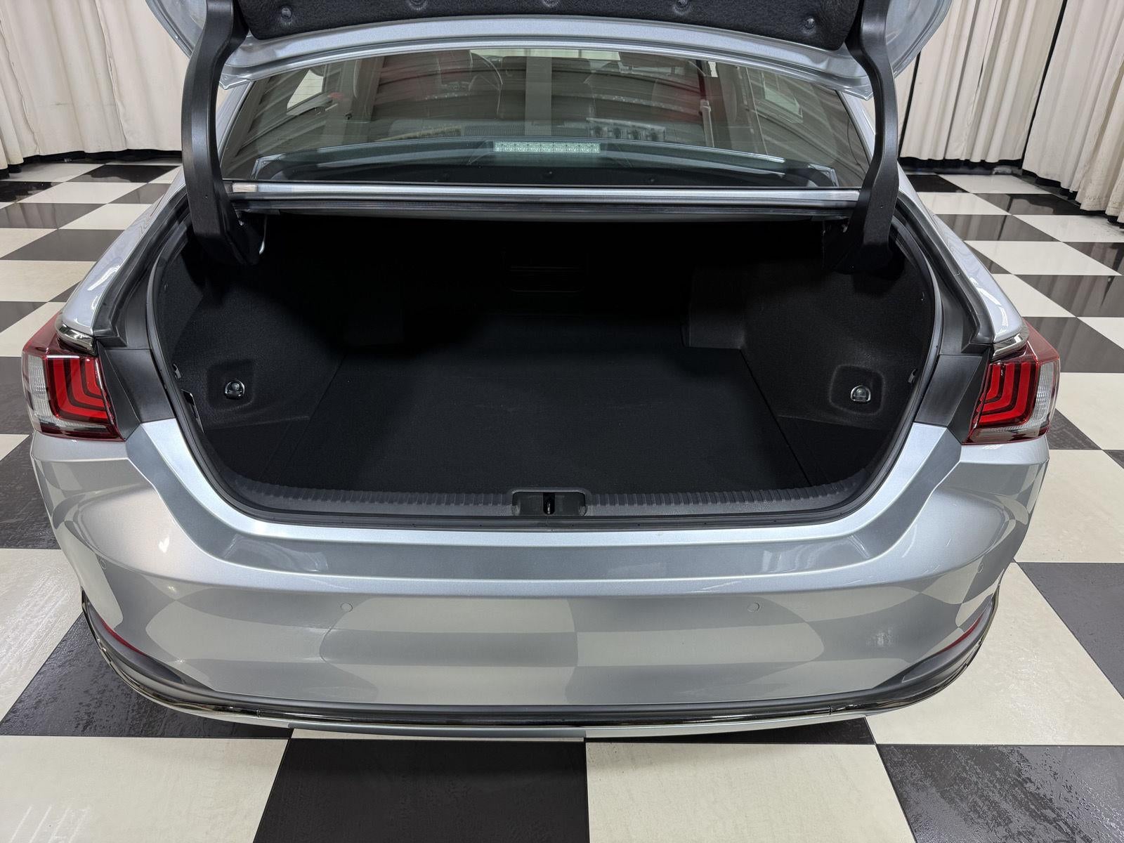 2024 Lexus ES ES 300h F SPORT Handling