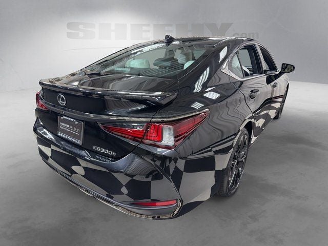 2024 Lexus ES 300h F SPORT Handling