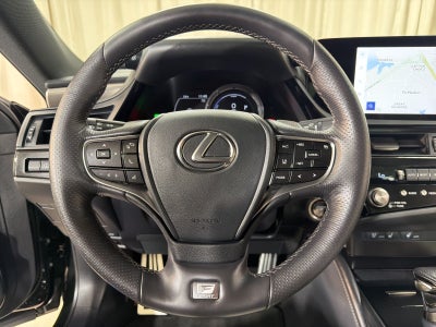 2024 Lexus ES 300h F SPORT Handling